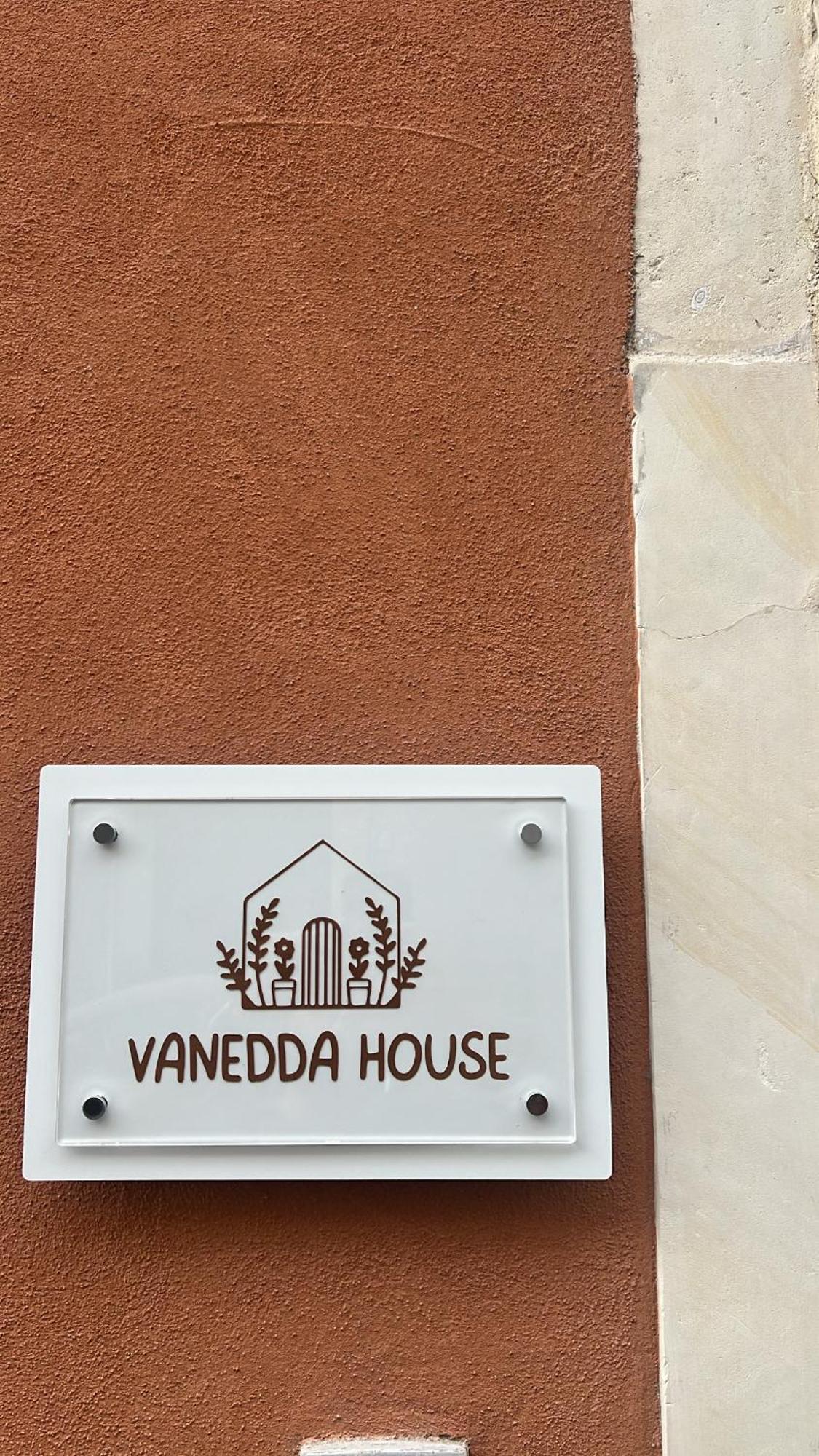 Vanedda House Appartement Catánia Buitenkant foto
